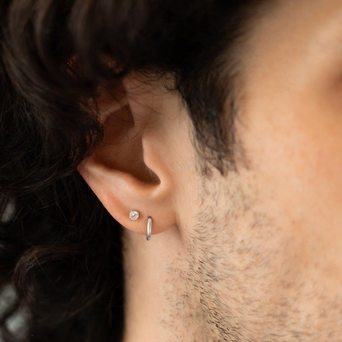 caption: model wearing 3mm
